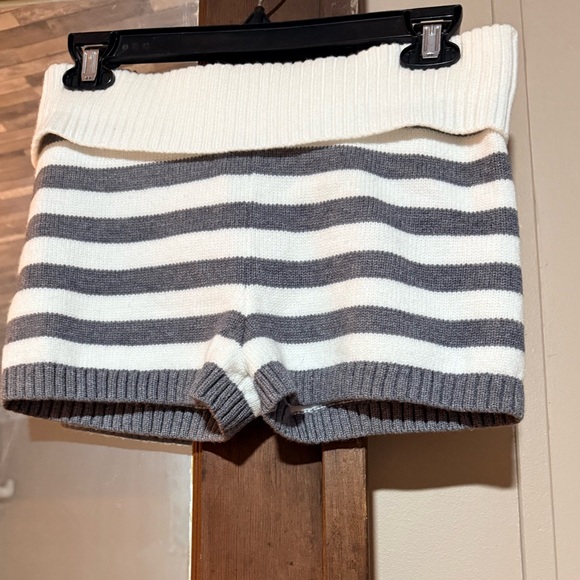 Edikted NWT Saphi Striped Foldover Knit Shorts - Picture 3 of 5